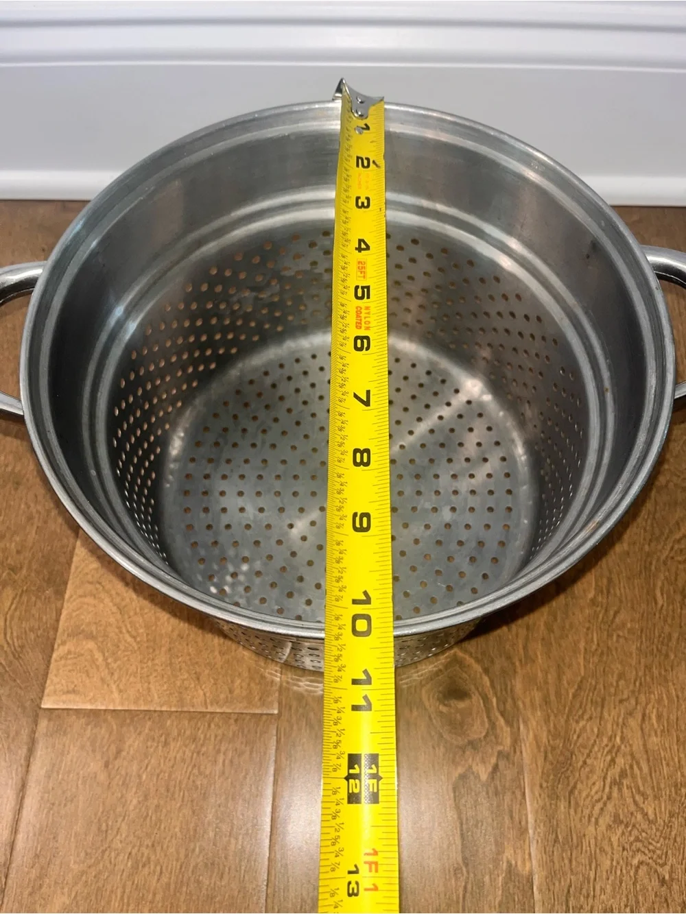 The Unbranded Brand stainless colander